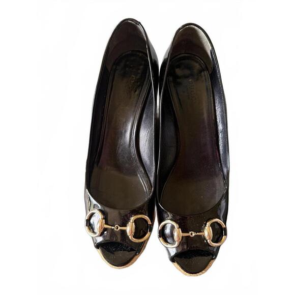 Gucci Black Patent Leather Wedge Heels with Gold Horsebit Detail, EU 39 - Picture 2 of 9